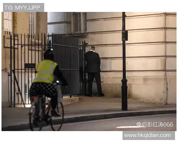 足球明星家中遭窃事件引发关注安全隐患再度成为热议话题 足球明星家中遭窃事件引发关注安全隐患再度成为热议话题